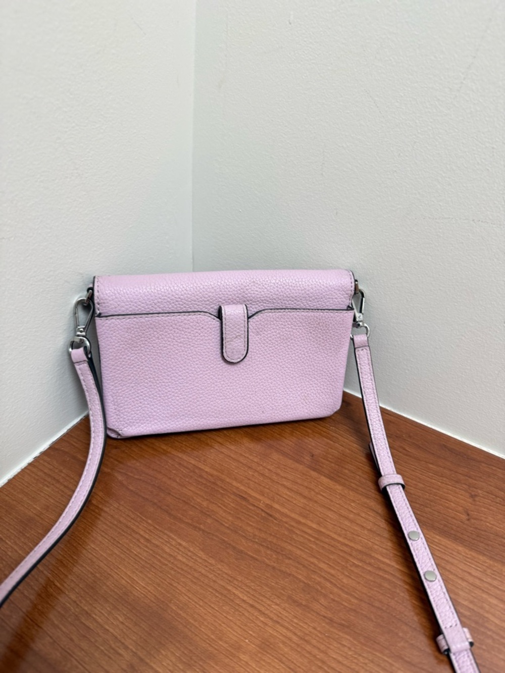 Michael Kors Lilac Pebbled Leather Phone Crossbody - Picture 2 of 12